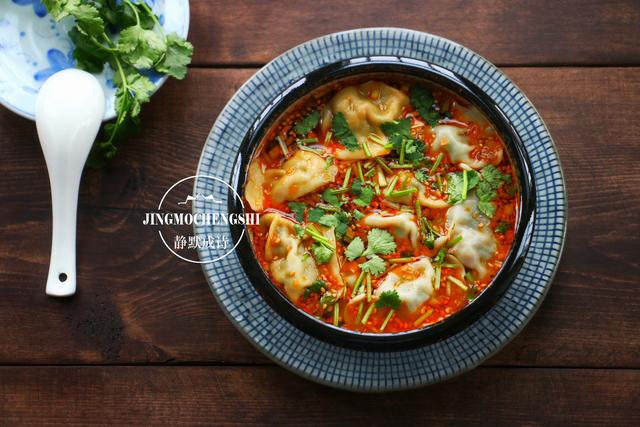 饺子汤的做法，素三鲜饺子蒸几分钟（我家冬天就爱吃酸汤水饺）