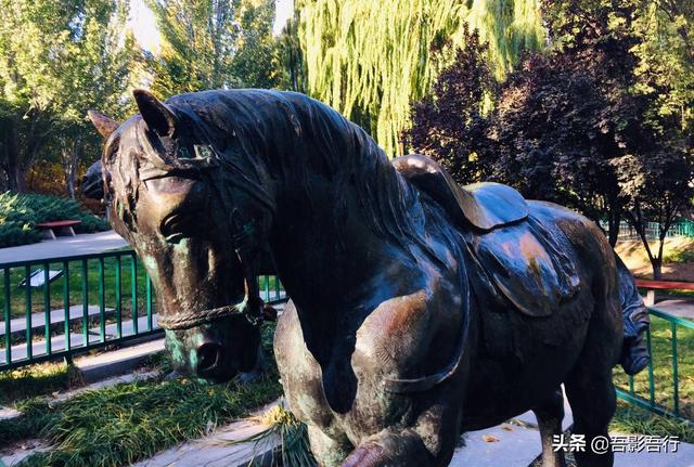 元大都遗址位于现在哪里，元大都遗址位于现在的哪个城市（遗迹众多、秋色醉人、晨跑、遛弯的生态园林）