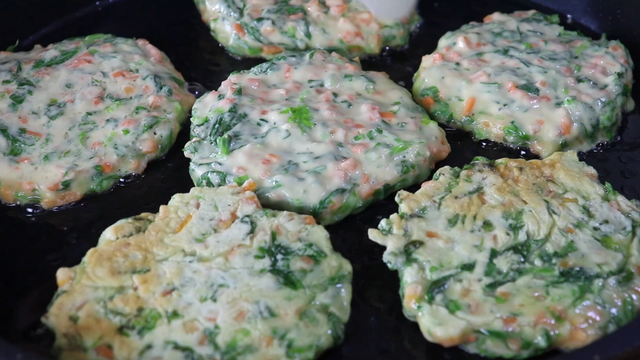 芹菜叶子怎么做好吃，蒸芹菜叶的做法详细步骤（搞定一家人早餐）