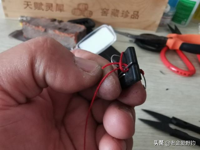 绕线器怎么用，绕线器怎么用（新手也能绑出内绕线鱼钩）