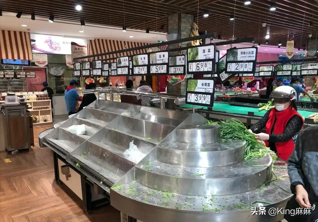 酸豆角炒五花肉的做法，酸豆角炒红烧肉的做法（随便搭配个酸豆角炒肉）