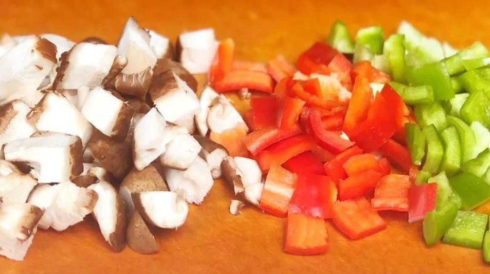 圖片[2]-【豪華蝦仁雞蛋餅】做法步驟圖 營(yíng)養(yǎng)又美味 小孩天天想吃-起舞食譜網(wǎng)