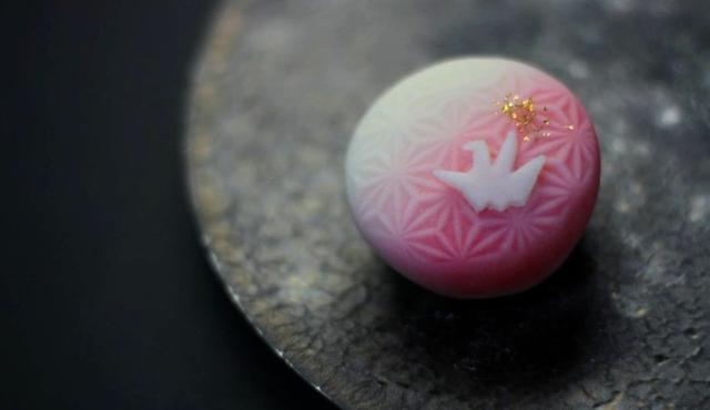 日本和果子的制作方法，日本食玩果子制作视频（日本匠人做出这么美的“和果子”）