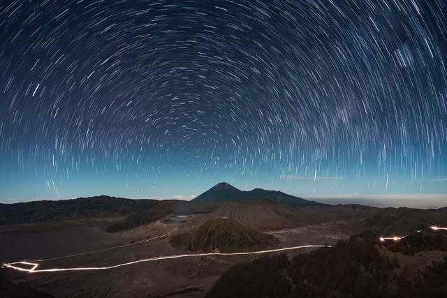 拍摄星空星轨的参数，星轨应该如何拍摄和后期
