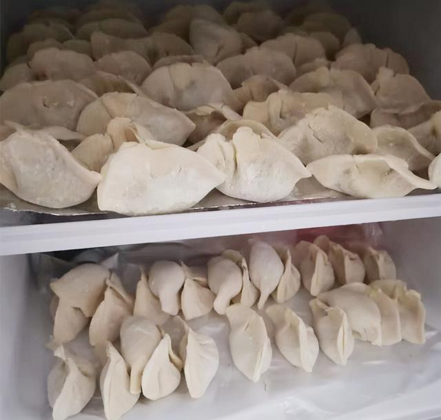 蒸饺怎么包，沙县蒸饺怎么包（饺子不开裂不粘连）