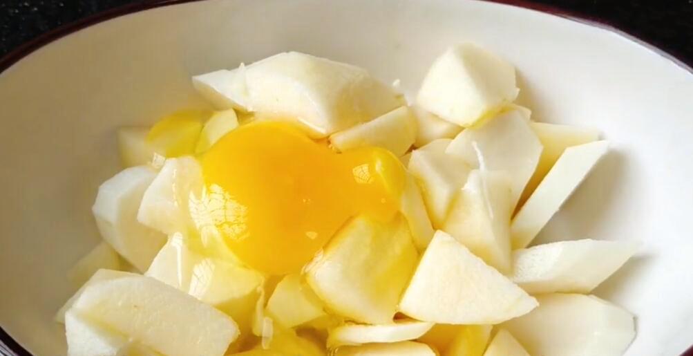 图片[2]-【苹果山药蒸糕】做法步骤图 营养又健康 孩子特喜欢吃-起舞食谱网