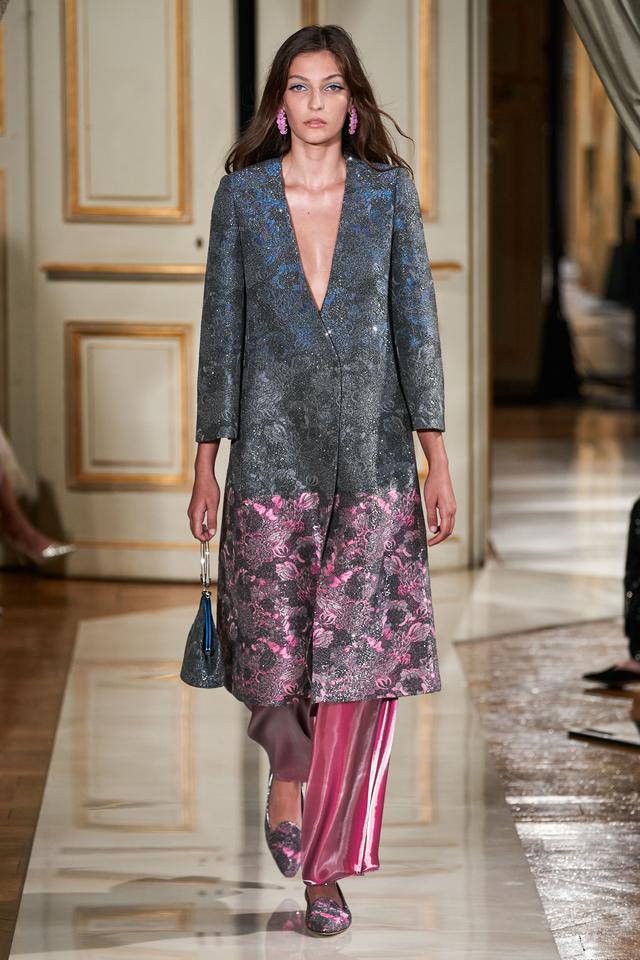 阿玛尼衣服什么档次，阿玛尼服饰什么档次（Privé2021秋季高定女装）