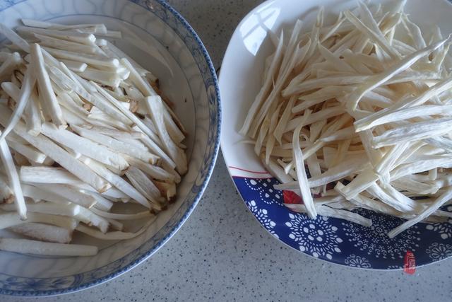 素炒刷把菌的家常做法，炒扫把菌的做法（素炒杏鲍菇虽然是素菜）