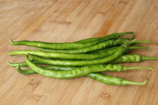 线椒怎么做好吃，1把线椒加1把面粉