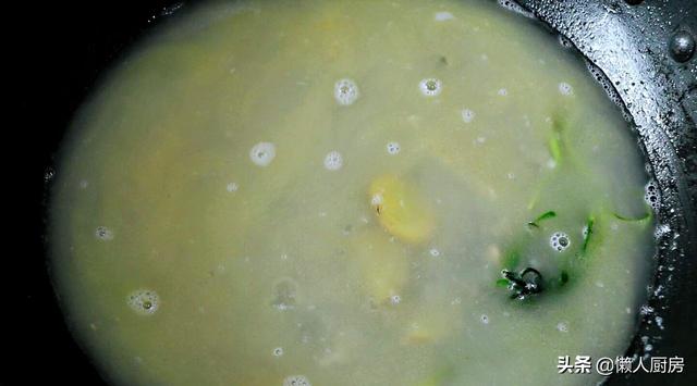 正宗的鱼汤面怎么做，鱼汤面怎么做（教你做一碗热气腾腾的鱼汤面）