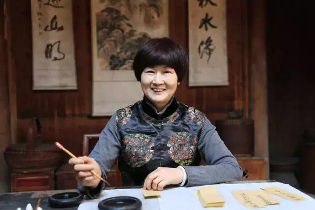 蝶字的笔顺，蝶字的笔顺拆解（如此结字，书法必活）