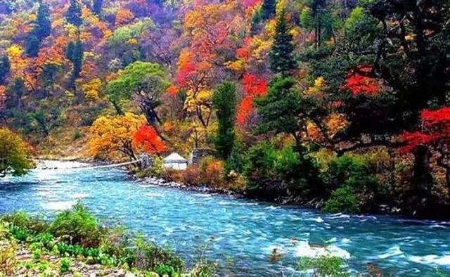 稻城亚丁适合几月份去，稻城亚丁几月份去最好（稻城亚丁、色达、川藏线旅游）