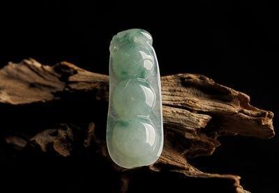 什么是糯种翡翠，糯种翡翠属于什么档次（糯种翡翠鉴别）