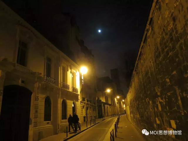 夜巴黎的歌词是什么，夜巴黎歌词（巴黎掠影<二>——夜巴黎）