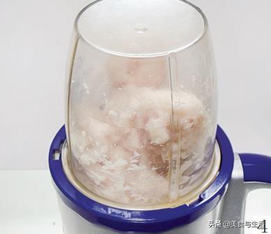 做鱼丸的正确配方，鱼丸的制作及配方比例和原料（给宝宝吃鱼的最佳方式）