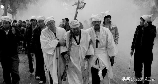 披麻戴孝的由来，披麻戴孝起源何朝代（你知道这种讲究的真切来历吗）