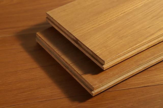 柚木地板图片，缅甸柚木原木价格最新（为什么有的人对柚木地板的喜爱更高于瓷砖呢）