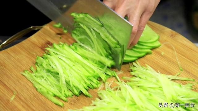 肉丸子的制作方法和配料，肉丸子配料及制作方法（厨师长教你做萝卜大肉丸）