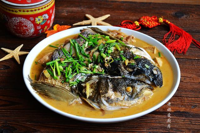 家常胖头鱼炖豆腐，豆腐和鱼是绝佳搭档