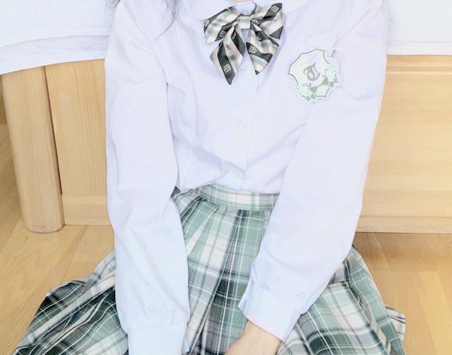 jk风格的意思是什么，连LISA都穿过的JK风