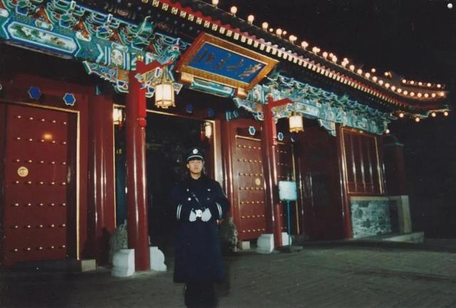 从学生到职业人的转变，如何在心理上做好从学生到职业人的角色转变（19岁到北大当保安）