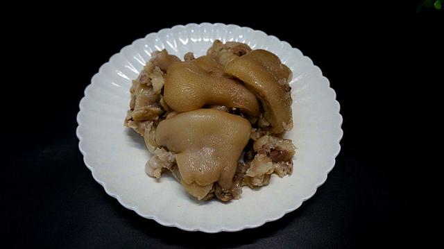 猪蹄冻的家常做法，猪蹄肉冻的家常做法（美味食谱-猪蹄冻的做法）