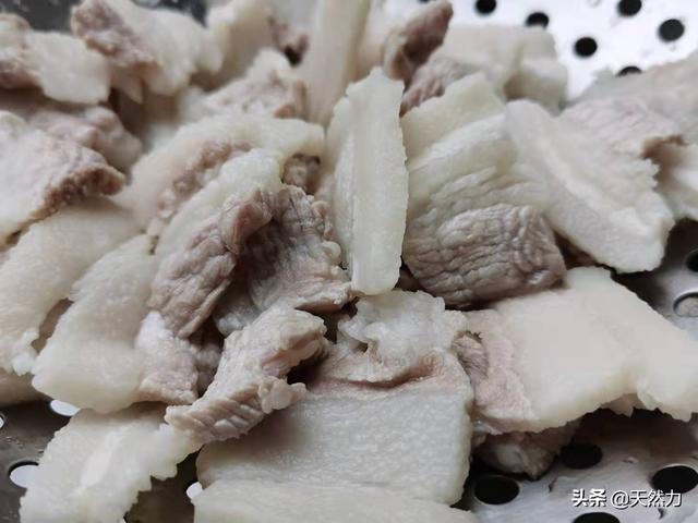 炒肉的做法，辣椒炒肉的做法（湘菜中和辣椒炒肉齐名的肉炒肉）
