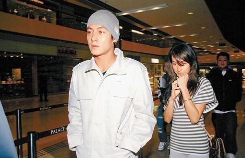 陈 冠 希，微信头像，陈 冠 希（14岁失恋开始流连花丛）