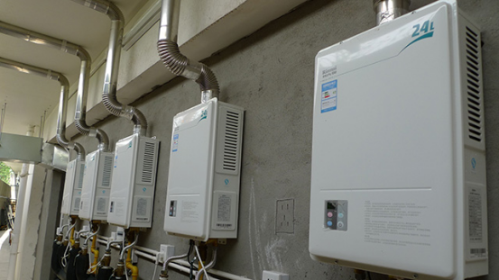 燃气热水器清洗，燃气热水器需要清洗水垢吗（燃气热水器定期清洗保养）