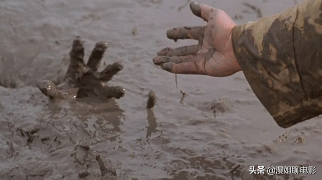 红河谷英文版歌词，红河谷歌词（2次救命之恩换来的却是15分钟内1500人被残忍屠杀）