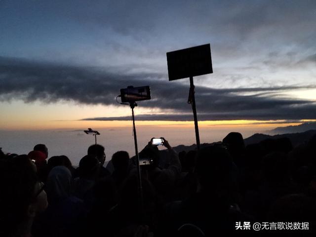 华山要爬几个小时，华山旅游攻略三个小时以上（一次夜登华山的经历和感受）