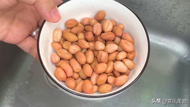 猪脚怎么卤才有嚼劲，猪脚怎么卤才入味好看（卤猪脚这样的家常做法）