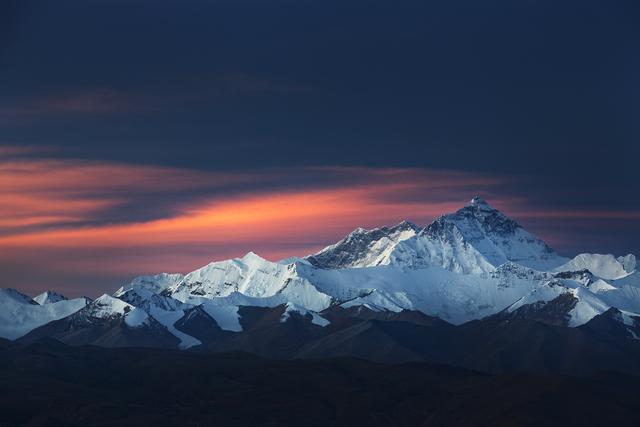 世界第一高峰，世界第一高峰第二高峰第三高峰（世界第一高峰珠穆朗玛峰）
