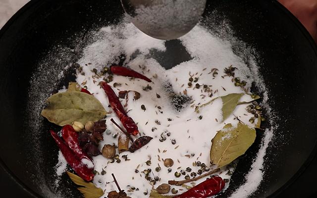 好吃腊肉的制作方法，怎样制作腊肉最好吃（又到腌制腊肉的时节）