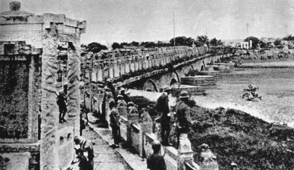 秋意浓和李香兰是同一首歌吗，吴国敬 李香兰（为何险些被当汉奸枪毙）