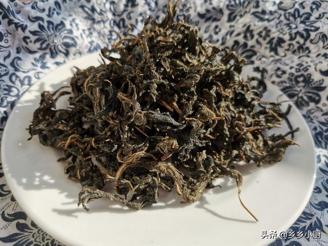 芝麻叶的吃法跟做法，芝麻叶的几种做法（芝麻叶绿豆糊涂杂面）