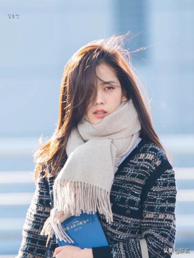 李夏怡 rose音译，卡其色李夏怡rose音译（队友和她合照就像公开处刑）