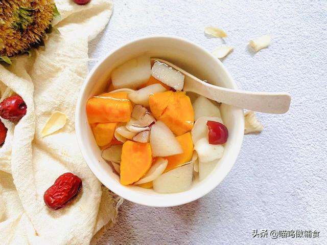 百合红枣汤的功效，红枣莲子百合汤的功效（分享一道冬季补水小甜汤）