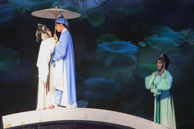 白蛇传简介，白蛇传简介20字（神话传说《白蛇传》浅析）