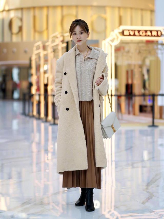 要怎么穿衣服才好看，怎么穿衣服才好看男（3套大衣穿法为你准备好）