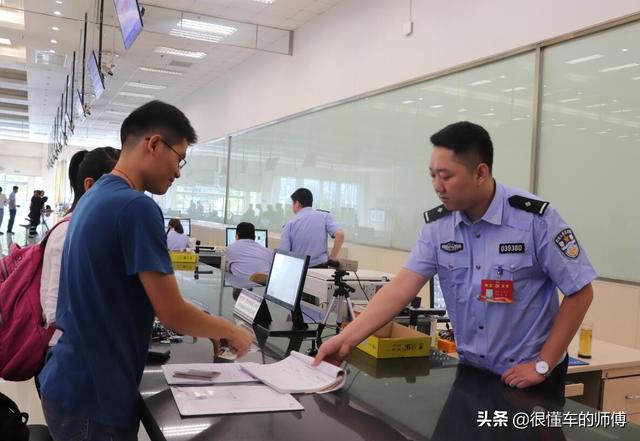 驾驶证在哪里换证，驾驶证换证去哪里办理（换驾驶证去哪里办理）