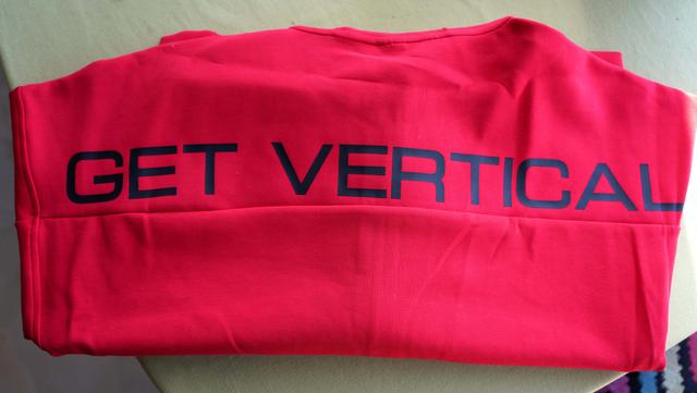 沙里瓦是什么意思，沙乌沙里瓦是什么意思（新年用红蓝新衣组CP-沙乐华男女羽绒服）