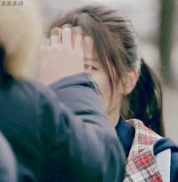 日常烫刘海教程，烫刘海怎么打理（试试最火的“刘海烫”吧）