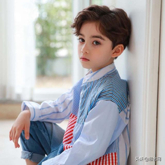 带泊字的男孩名字，带泊字的男孩名字洋气（如星辰般温柔的男孩名）