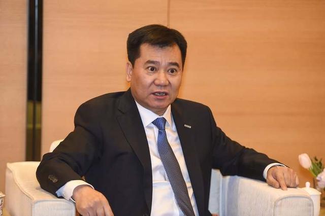 王健林简历，王健林个人资料及简介（为何落难“卖身”无人帮）