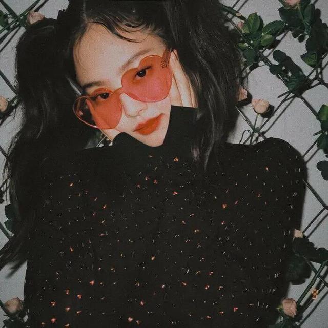 拽姐头像微信，拽姐头像（头像，一组超酷的墨镜拽姐头像）