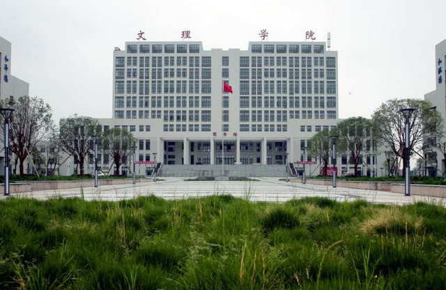 武汉南湖有哪些大学，武汉南湖有哪些大学的分校（武汉三镇哪个区的大学最多）