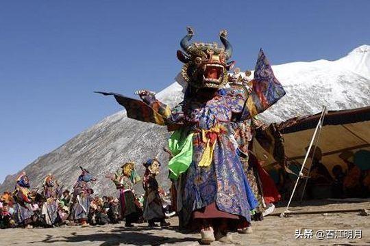 维吾尔族的禁忌，维吾尔族服饰（让你在与少数民族同胞交流过程中游刃有余）