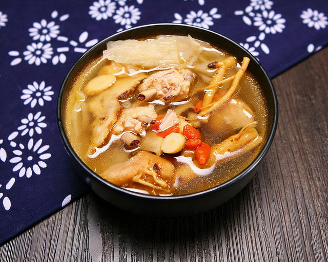 怎样区分山参，怎样区分山参和洋参（为什么野生人参远超黄金）