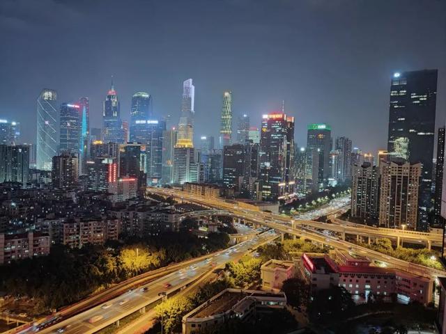 手机夜间模式怎么设置，手机如何开启夜间模式浏览（如何用手机拍星空、月亮、车轨）